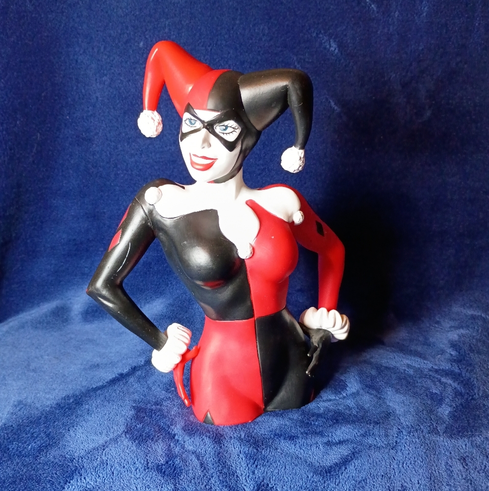 Arkham Asylum Harley Quinn Monogram PX Bust Bank